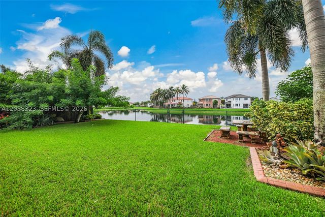 16290 SW 68th Ter, Miami, FL 33193