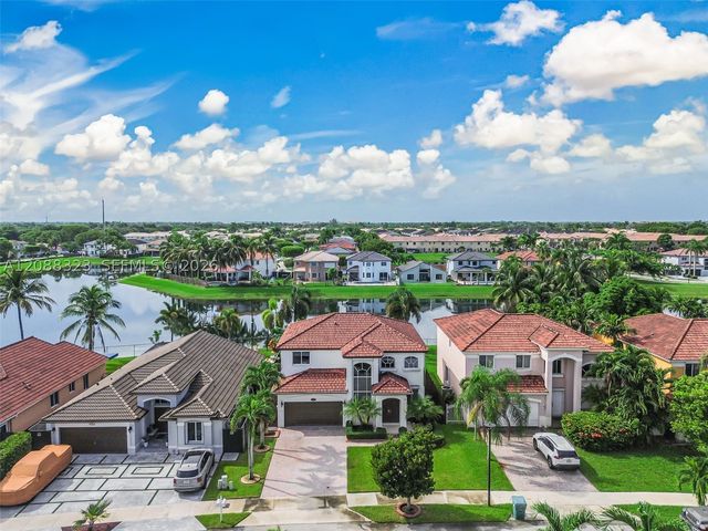 16290 SW 68th Ter, Miami, FL 33193