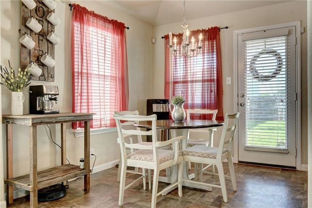 302 Pack Horse DR, Bastrop, TX 78602