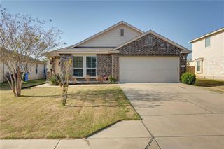 302 Pack Horse DR, Bastrop, TX 78602