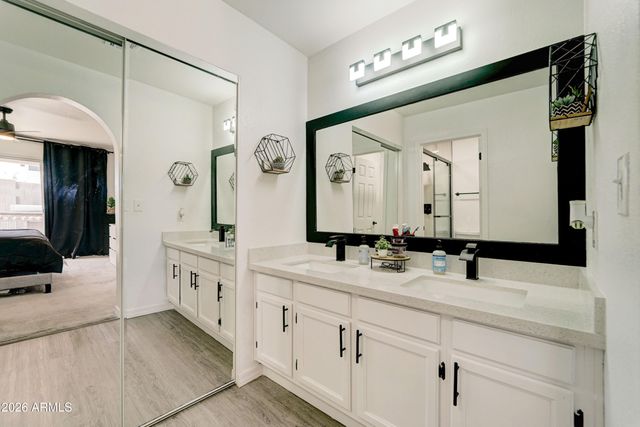 4413 W ORAIBI Drive, Glendale, AZ 85308