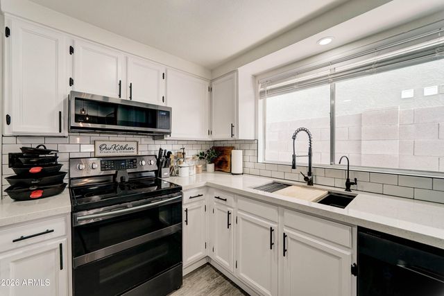 4413 W ORAIBI Drive, Glendale, AZ 85308