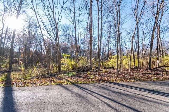 Lot 3 Club Dr, Neshannock Twp, PA 16105
