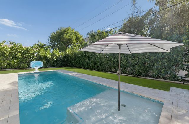 2740 NE 40th Court, Lighthouse Point, FL 33064