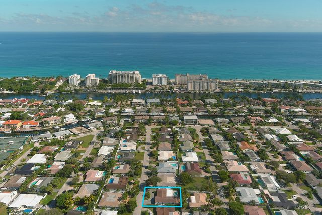 2740 NE 40th Court, Lighthouse Point, FL 33064