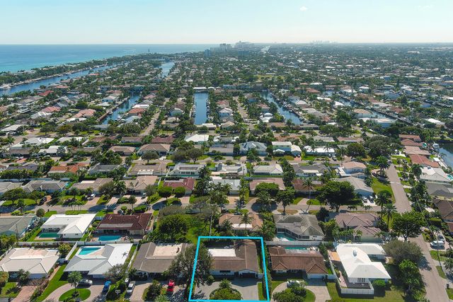 2740 NE 40th Court, Lighthouse Point, FL 33064