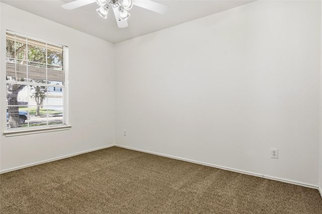 5417 Summer Spring Lane, Rosharon, TX 77583