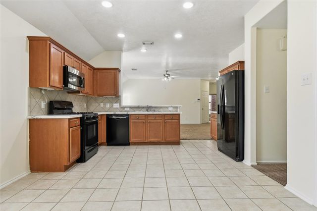 5417 Summer Spring Lane, Rosharon, TX 77583