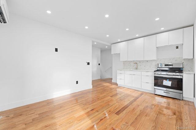 115-39 202nd Street, Saint Albans, NY 11412