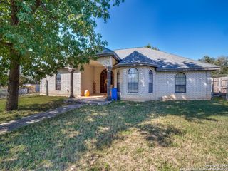 403 HACKBERRY, Bandera, TX 78003
