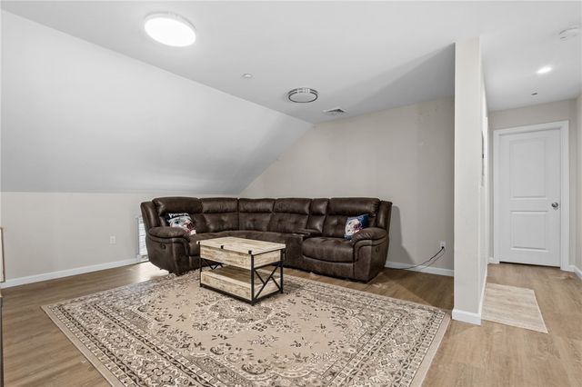 5 Hill Street 3, Smithfield, RI 02917