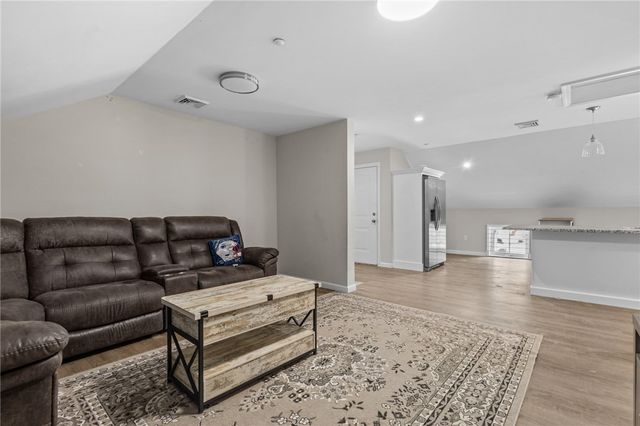 5 Hill Street 3, Smithfield, RI 02917