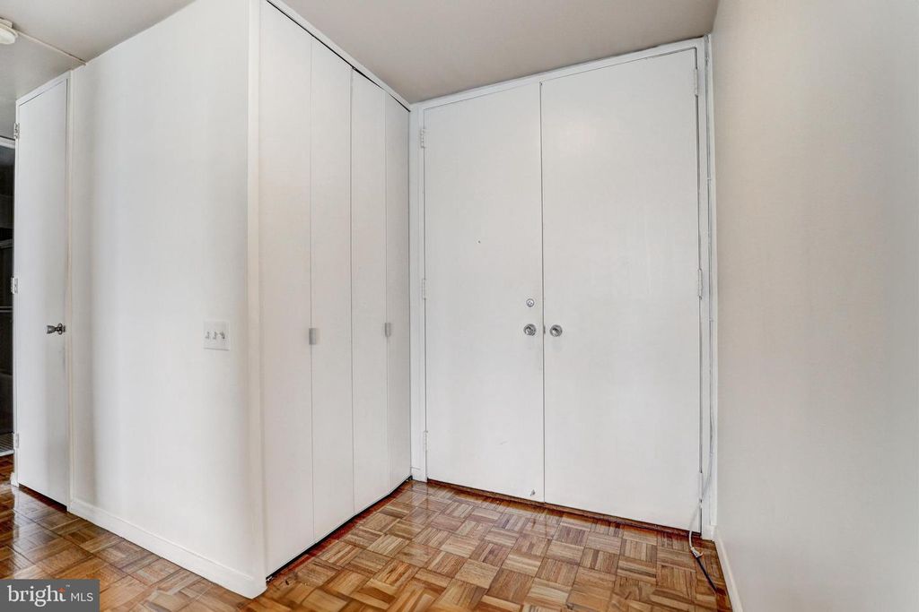 4000 N CHARLES ST #905, Baltimore, MD 21218