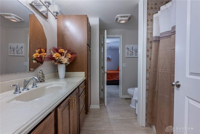 1631 Etta Kable Drive, Beavercreek, OH 45432