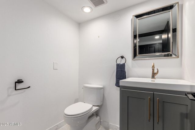 3800 E LINCOLN Drive 50, Phoenix, AZ 85018