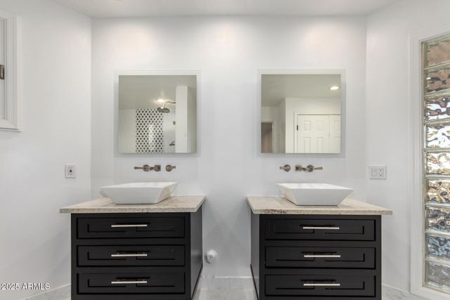 3800 E LINCOLN Drive 50, Phoenix, AZ 85018