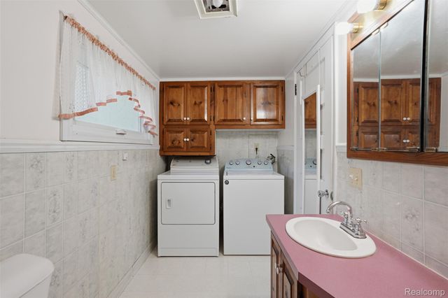 3405 W Coon Lake Road, Marion Township, MI 48843