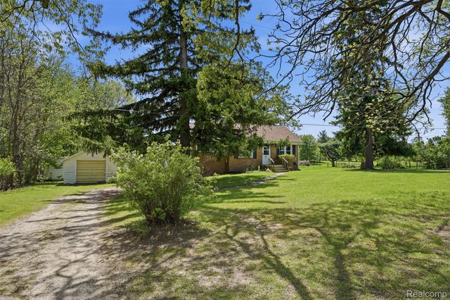 3405 W Coon Lake Road, Marion Township, MI 48843
