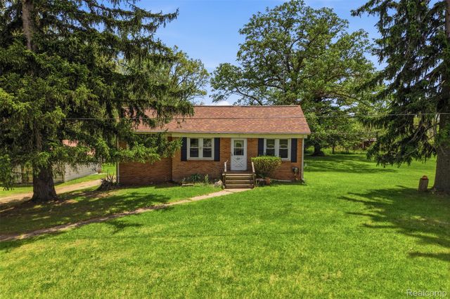 3405 W Coon Lake Road, Marion Township, MI 48843