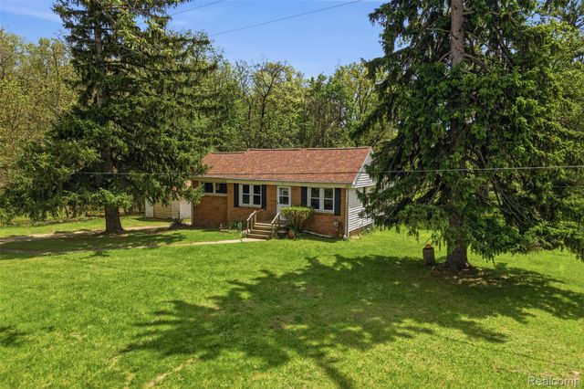 3405 W Coon Lake Road, Marion Township, MI 48843