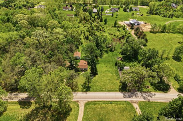 3405 W Coon Lake Road, Marion Township, MI 48843