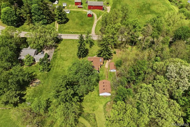 3405 W Coon Lake Road, Marion Township, MI 48843