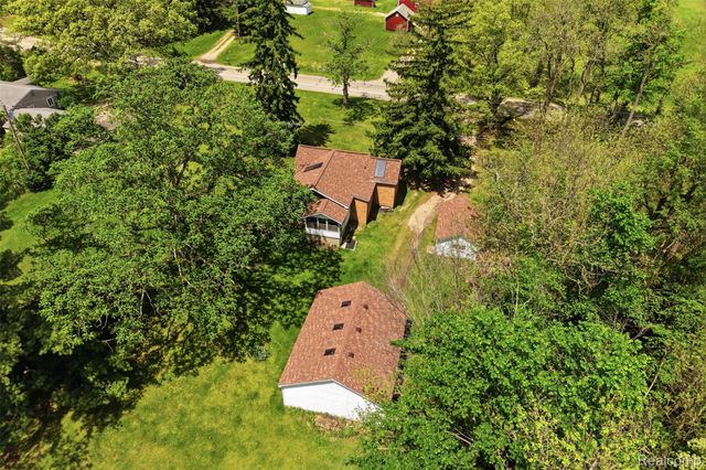 3405 W Coon Lake Road, Marion Township, MI 48843