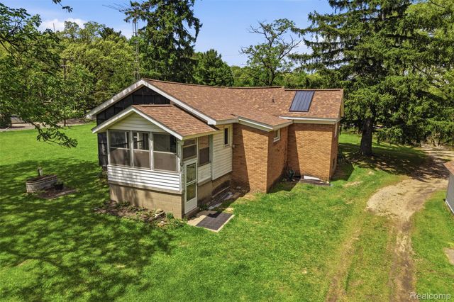 3405 W Coon Lake Road, Marion Township, MI 48843
