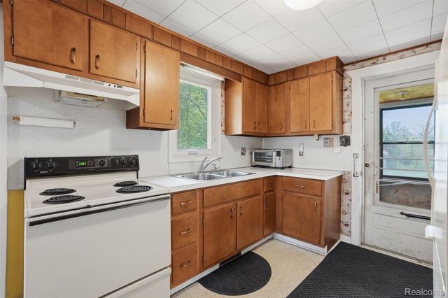 3405 W Coon Lake Road, Marion Township, MI 48843