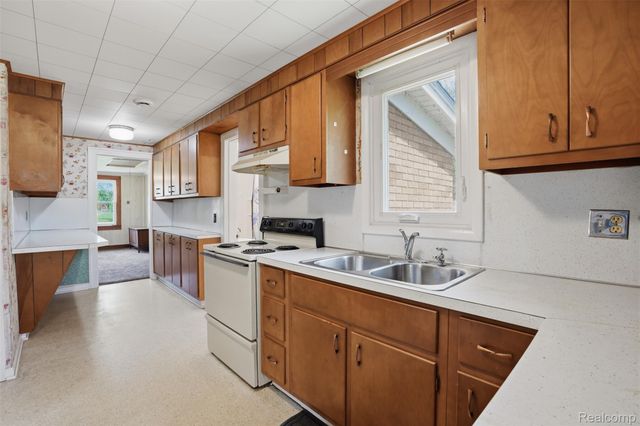 3405 W Coon Lake Road, Marion Township, MI 48843