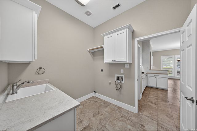 3213 FALLING BRK, San Antonio, TX 78258