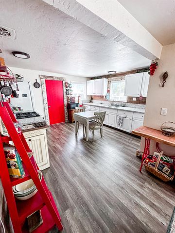 37969 Road 422, Oakhurst, CA 93644