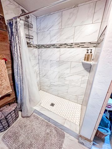 37969 Road 422, Oakhurst, CA 93644