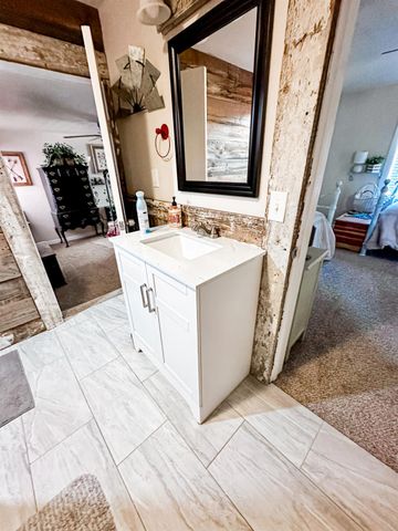 37969 Road 422, Oakhurst, CA 93644