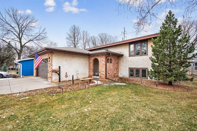 6400 Starlite Circle NE, Fridley, MN 55432