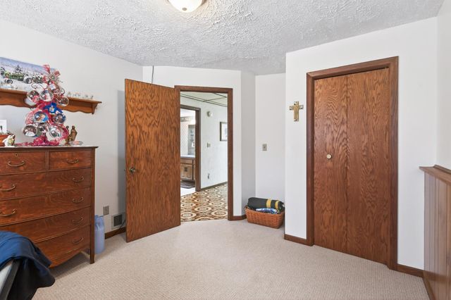 6400 Starlite Circle NE, Fridley, MN 55432