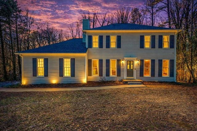 5042 Waterford Drive SW, Mableton, GA 30126