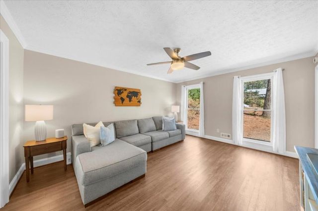 5042 Waterford Drive SW, Mableton, GA 30126