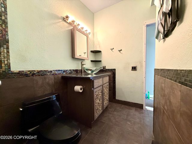 198 Ocean Park Drive, Anchorage, AK 99515