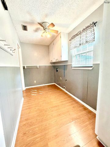 3011 BORTON STREET, Wichita Falls, TX 76306