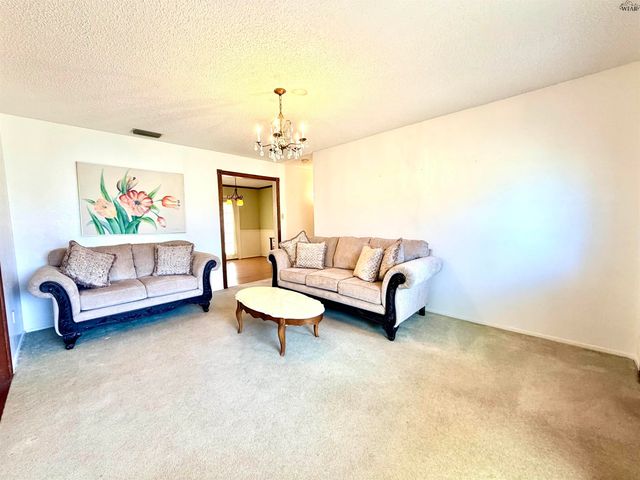 3011 BORTON STREET, Wichita Falls, TX 76306