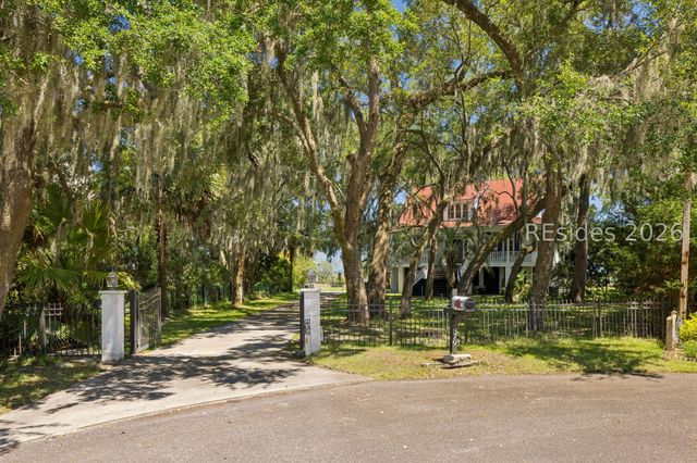 879 Broadview Dr, Ridgeland, SC 29936