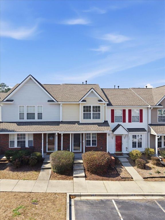 Image 3 of property listing at 129 Hornby Circle, Goose Creek, SC 29445