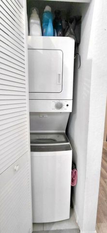 8878 Lake Worth Road 111, Lake Worth, FL 33467