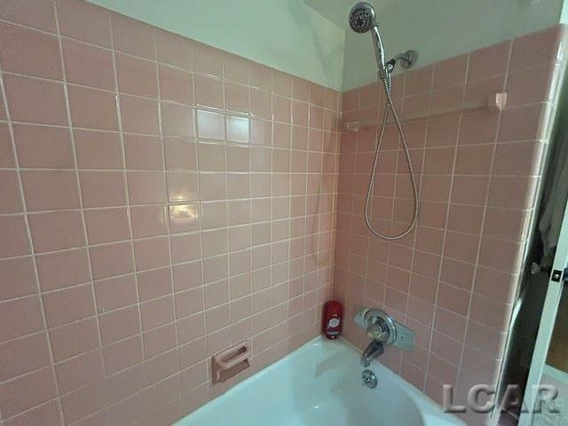 32080 W 9-Mile Road, Farmington, MI 48336