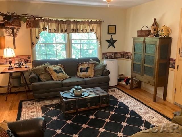 32080 W 9-Mile Road, Farmington, MI 48336