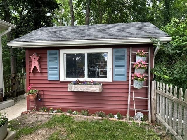 32080 W 9-Mile Road, Farmington, MI 48336