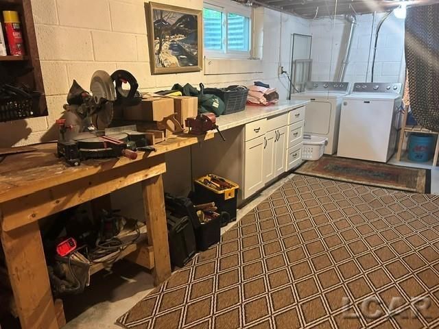 32080 W 9-Mile Road, Farmington, MI 48336