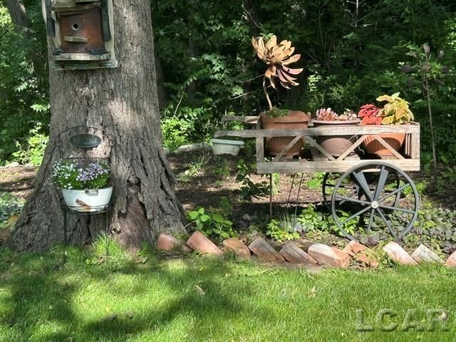 32080 W 9-Mile Road, Farmington, MI 48336