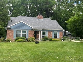 32080 W 9-Mile Road, Farmington, MI 48336